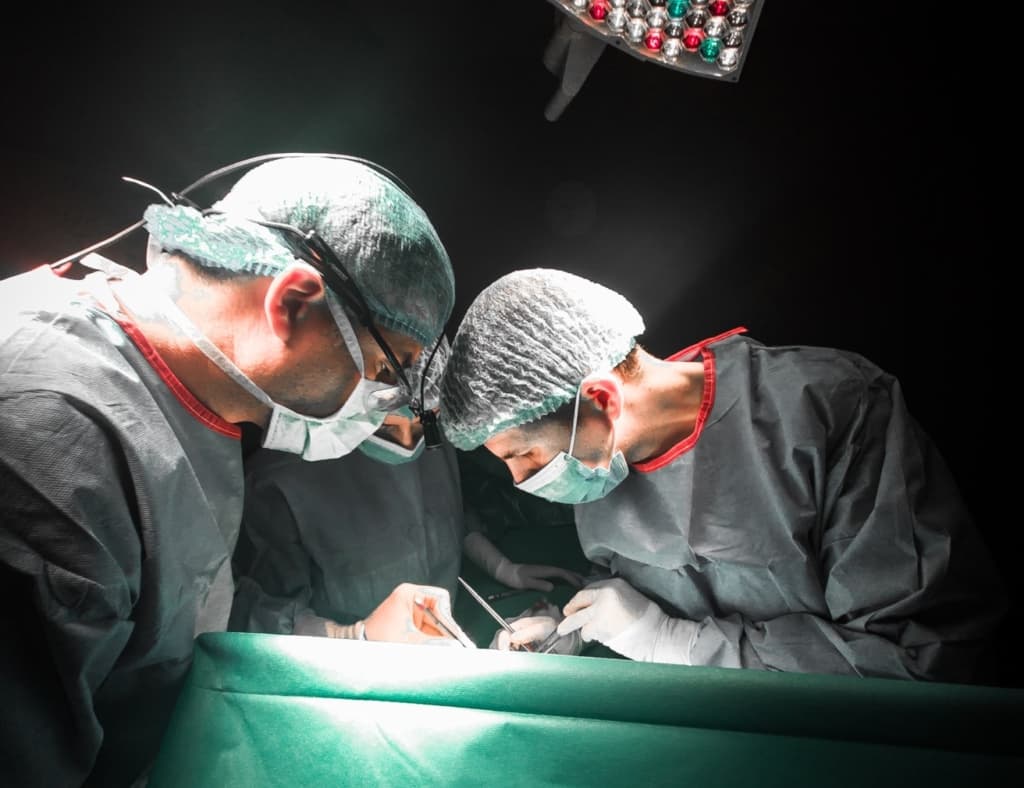  Abordare Umanizată la Centrul Euroclinic de Excelență în Patologia Sânului. Descoperă Povestea Danei și Inovația Medicală!