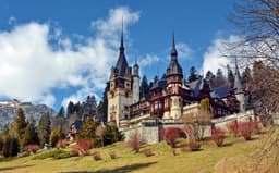  2.000 și 1.500 persoane pe zi, biletele achiziționate pe intervale orare începând cu 1 iunie.