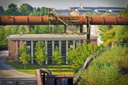  Blocul de pe Faleza Dunării, cunoscut drept blocul indienilor, scos la vânzare
